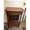 Image 1 : One Drawer Hall/Night Table Mahogany