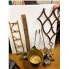 Image 1 : Country Items Estate