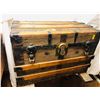 Image 1 : Small travel trunk
