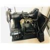 Image 2 : Vintage Singer Sewing Machine