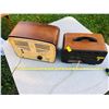Image 2 : 2 Vintage Radios