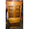 Image 1 : Arts and Crafts Curio Cabinet