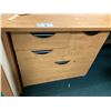 Image 2 : MAPLE L-SHAPED EXECUTIVE / PROGRAMMER'S DESK