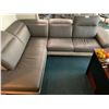 Image 1 : GREY LEATHER SECTIONAL SOFA WITH ADJUSTABLE HEADRESTS