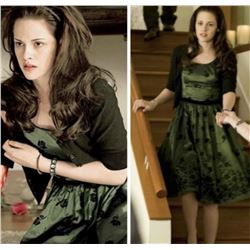 The Twilight Saga: New Moon (2009) - Bella's (Kristen Stewart) Green Birthday Party Dress The Twilight Saga: New Moon (2009) - Bella's (Kristen Stewart) Green Birthday Party Dress