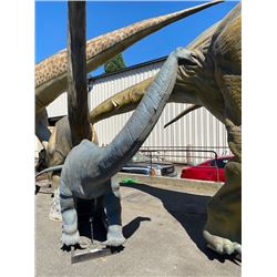 ANIMATRONIC JUVENILE APATOSAURUS JURASSIC PERIOD DINOSAUR