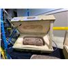 Image 2 : LIFE SIZE ELONGATOOLITHUS EGG IN TRANSPORT CASE