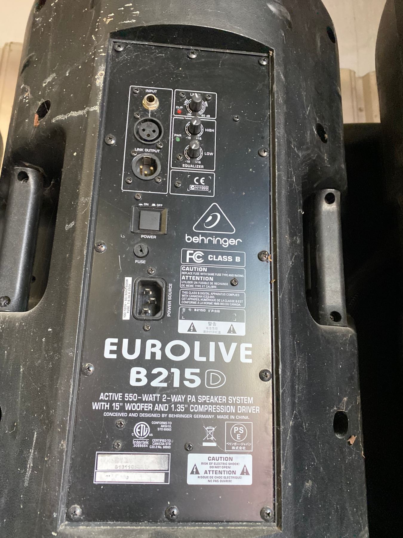 LOT OF 10 BEHRINGER EUROLIVE B215D SPEAKERS lot-of-10-behringer-eurolive-b215d-speakers