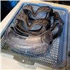 Image 3 : 2 TRAYS IMPACT GLOVES AND GOGGLES