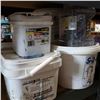 Image 1 : 4 PAILS OF STAPLES