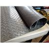 Image 2 : CHECKER PLATE RUBBER MAT