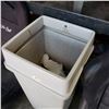 Image 2 : BEIGE WASTE BIN