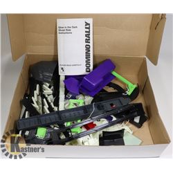 DOMINO RALLY GLOW IN THE DARK GHOST SET