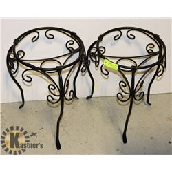 LOT OF 2 BLACK FLOOR PLANTERS