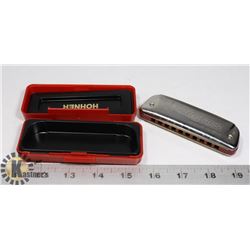HOHNER GOLDEN MELODY HARMONICA (WITH CASE)