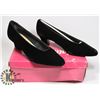 Image 1 : WOMEN'S SATIN PARTY SHOE SIZE 8B BLACK