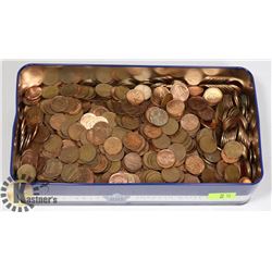 OVER 900 PENNIES - VARIOUS YEARS