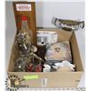 Image 1 : BOX OF VINTAGE COLLECTABLES