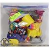 Image 1 : LARGE BAG OF COLLECTABLE VINTAGE MISC TOYS
