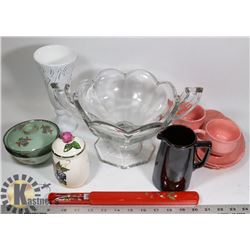 BOX OF VINTAGE COLLECTABLE HOUSE WARES