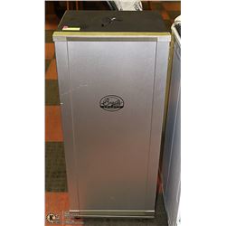 BRADLEY DIGITAL ELECTRIC SMOKER WITH 6 SHELVES
