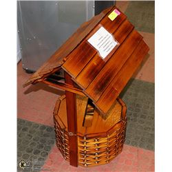 1 WISHING WELL, WOOD.