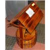 Image 1 : 1 WISHING WELL, WOOD.