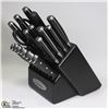 Image 1 : CUISINART 18 PIECE KNIFE SET WITH WOOD BLOCK