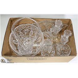 CRYSTAL- ASSORTED DECORATIVE PIECES