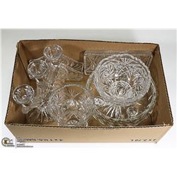 CRYSTAL- ASSORTED DECORATIVE PIECES