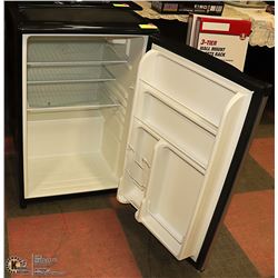 SYLVANIA STAINLESS STEEL BAR FRIDGE