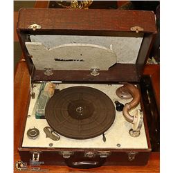 VINTAGE FLEETWOOD GRAMOPHONE - WIND
