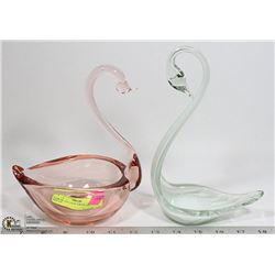 PAIR OF VINTAGE SWAN ART GLASS PIECES
