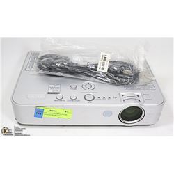 PANASONIC DIGITAL PROJECTOR. COMES WITH POWER CORD