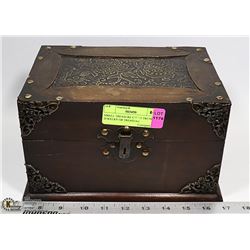 SMALL TREASURE CHEST TRUNK JEWELRY OR TREASURE