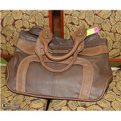 NEW TWO TONED BROWN LADIES PURSE, COMES WITH