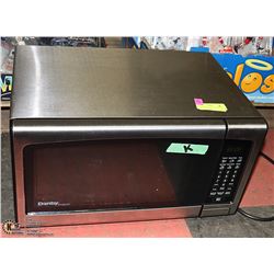 DANBY DESIGNER STAINLESS STEEL MICROWAVE OVEN