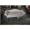 Image 1 : QUEEN ANNE UPHOLSTERED SETTEE