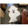 Image 2 : BEIGE SHEEP SKIN RUG
