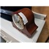Image 2 : OB ALLEN MANTLE CLOCK WITH KEYS AND PENDULUM
