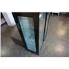Image 2 : 2 GLASS DISPLAY CASES