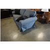 Image 2 : GREY LOVESEAT