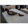 Image 1 : SIGNS AND CARVED MOTHER AND BABY DUCK