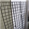 Image 2 : 3 PIECES 2 X 6 FOOT GRIDWALL