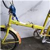 Image 2 : YELLOW FOLDING BIKE