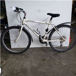 WHITE RALEIGH BIKE