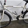 Image 2 : WHITE RALEIGH BIKE