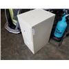 Image 1 : 2 DRAWER FILING CABINET