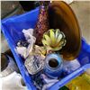 Image 2 : LOT OF ART GLASS AND COLLECTIBLES