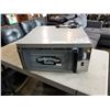 Image 1 : COMMERCIAL OVEN